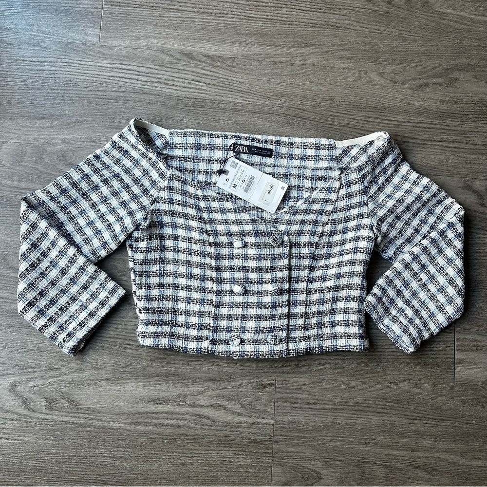 Zara cropped top with buttons and side zipper.